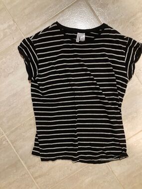 H&M Black & White Striped Short Sleeve Crew Tee